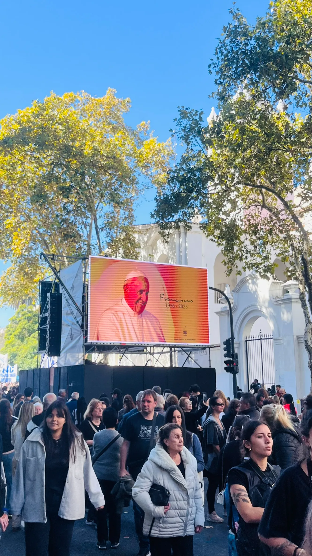 Solidariedade à morte do Papa Francisco em Buenos Aires