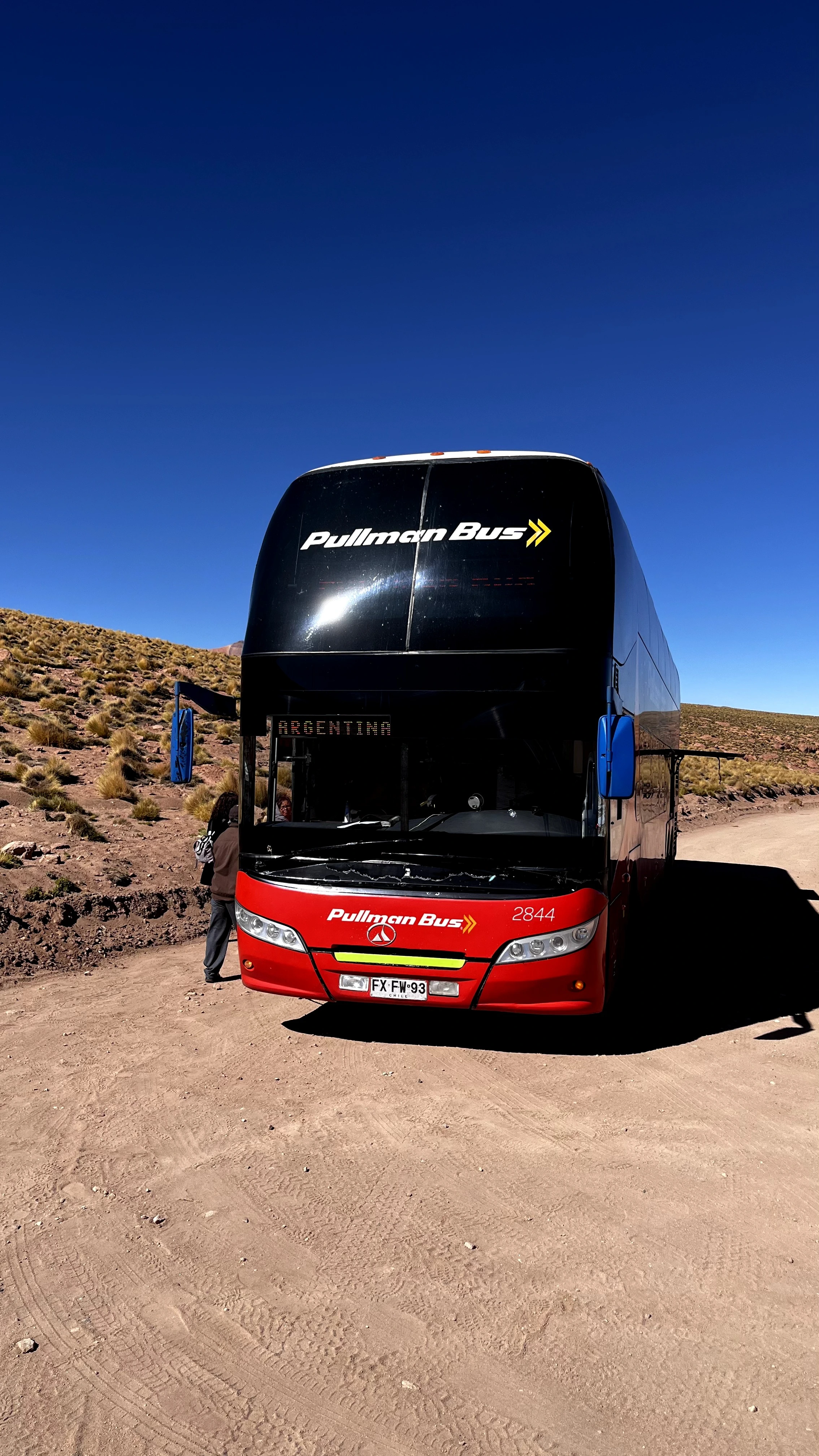 Ônibus Quebrado no Deserto do Atacama