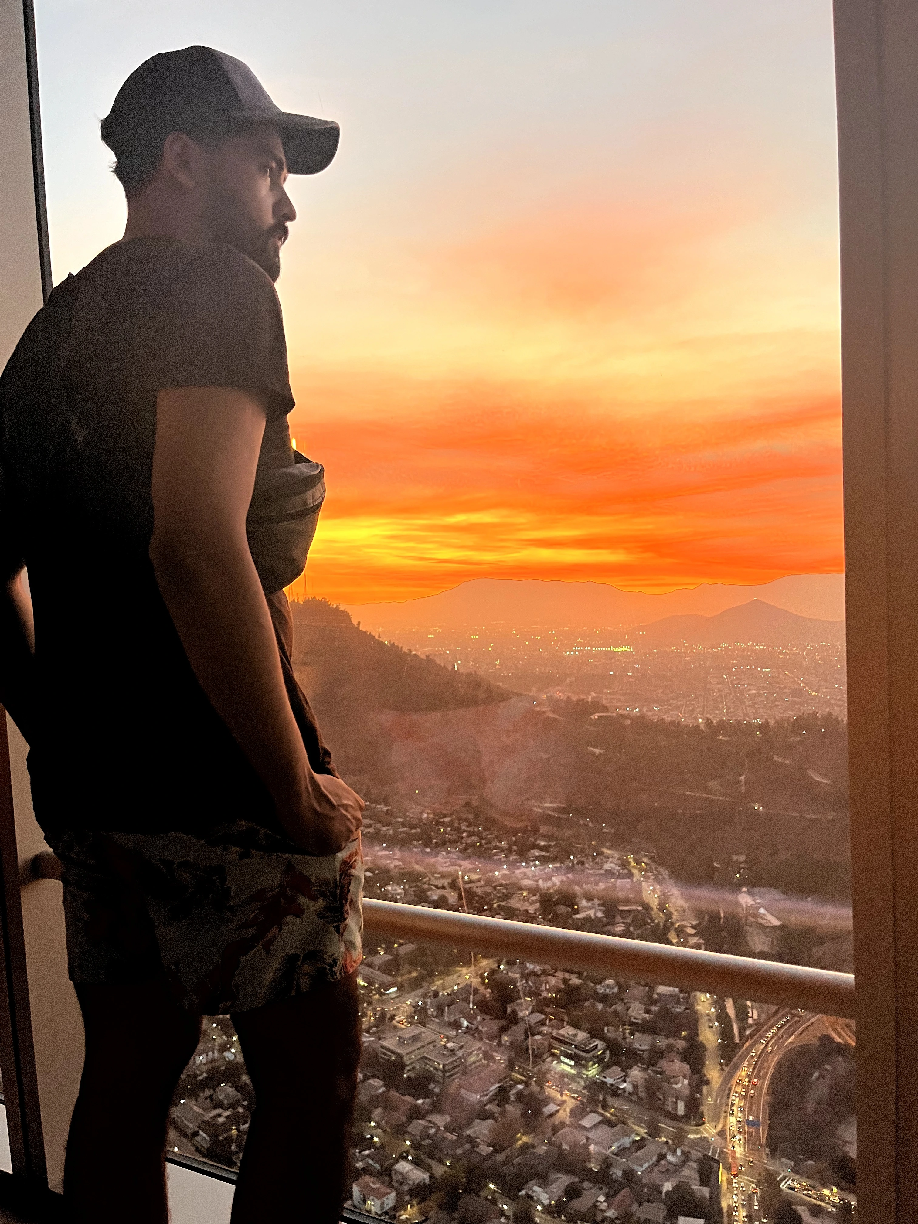 Vista do Sky Costanera para a Cidade de Santiago, Chile