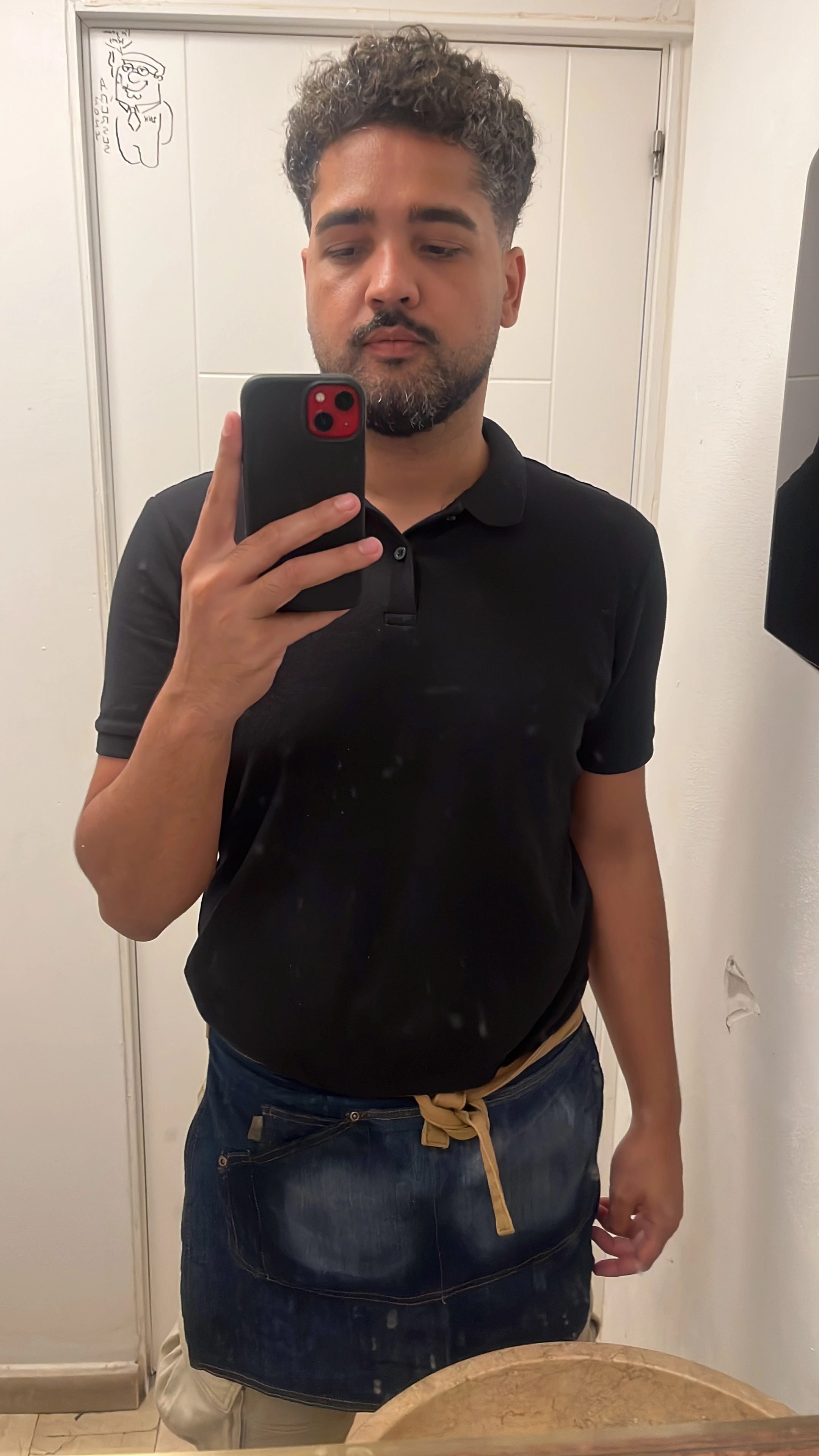 Trabalhando em um bar de Puerto Banús